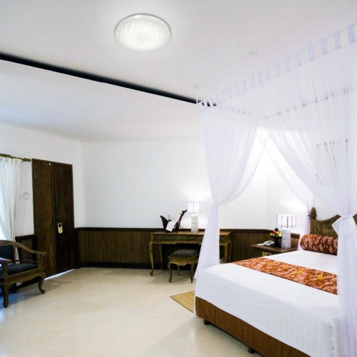 2040/EL SN 086 св-к WAVE пластик LED 72Вт 3000-6000K D540 IP43 пульт ДУ